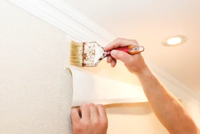 Pose de papier peint à Arbellara — revêtements muraux et toiles de verre